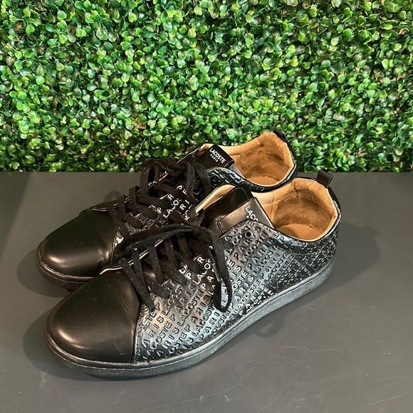 Lacoste Other - Lacoste Carnaby EVO sneakers - EUC - sz10